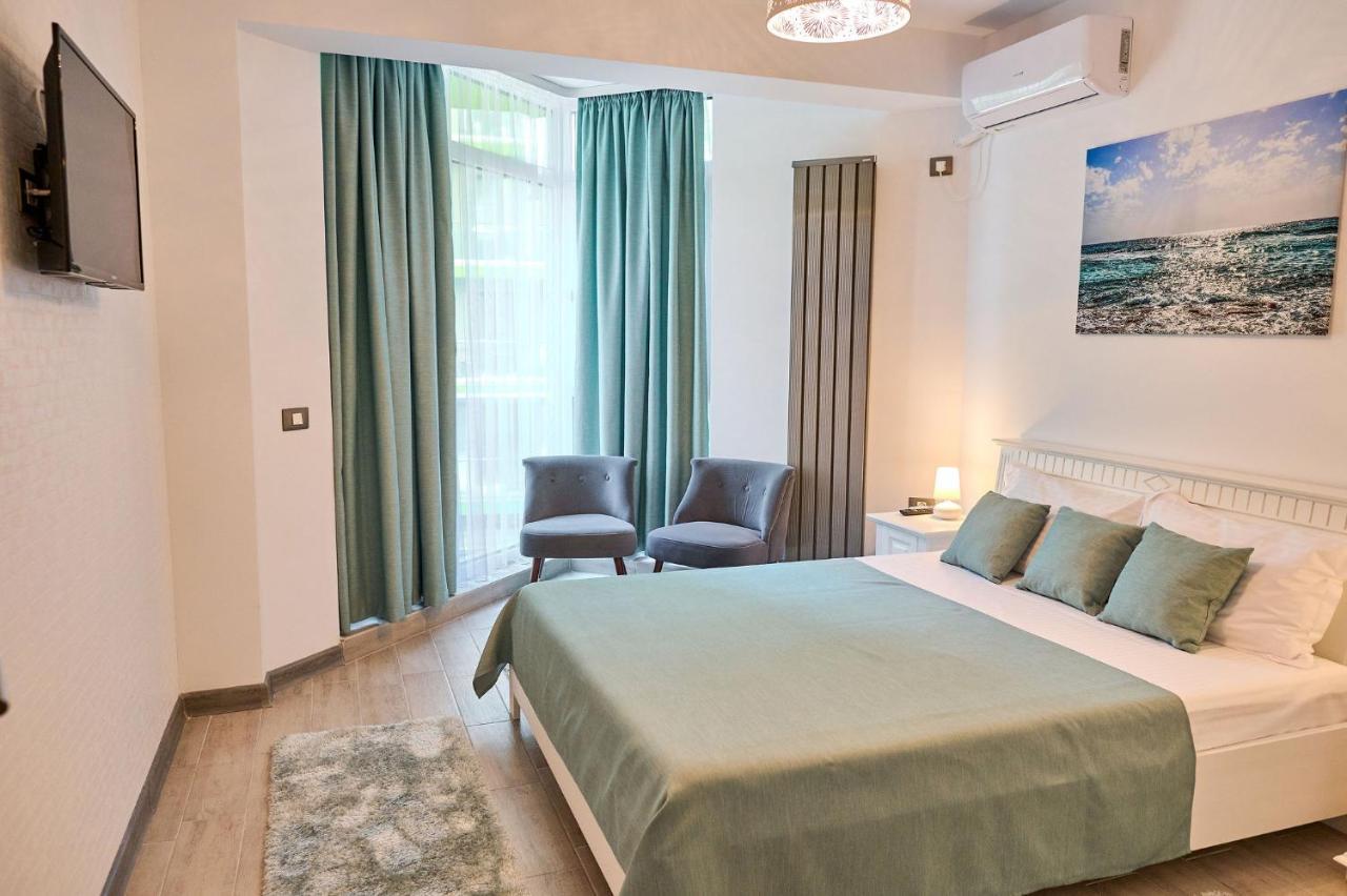 Seastar Apartment - Spa N Pools Beach Resort Mamaia Exterior photo